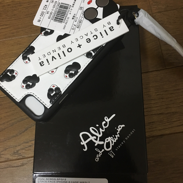 Alice+Olivia(アリスアンドオリビア)のアリスアンドオリビア iPhone8対応ケース スマホ/家電/カメラのスマホアクセサリー(iPhoneケース)の商品写真