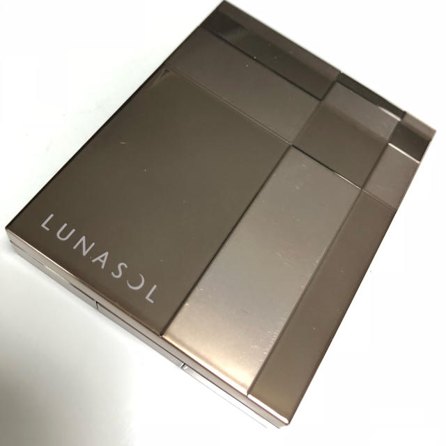 LUNASOL ニュアンスシェイドアイズ 03 コスメ/美容のベースメイク/化粧品(アイシャドウ)の商品写真