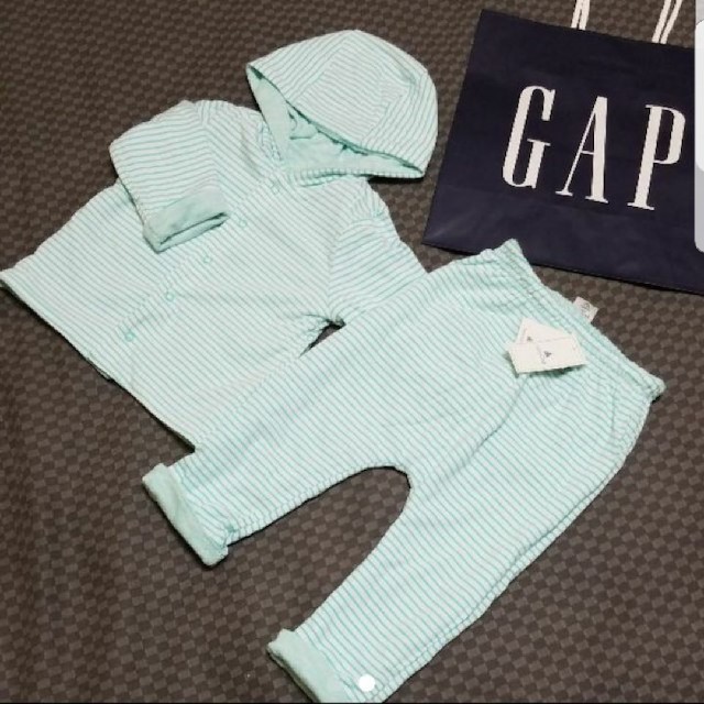 babyGAP(ベビーギャップ)の60 クマ耳パーカー&パンツ　リバーシブル キッズ/ベビー/マタニティのベビー服(~85cm)(カーディガン/ボレロ)の商品写真