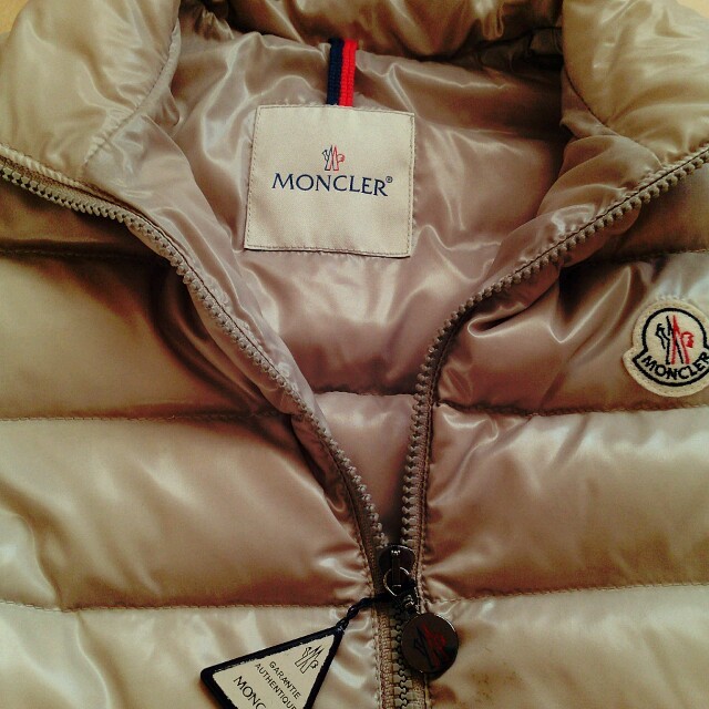 MONCLER(モンクレール)のモンクレールベスト 国内百貨店購入品  レディースのジャケット/アウター(ダウンベスト)の商品写真