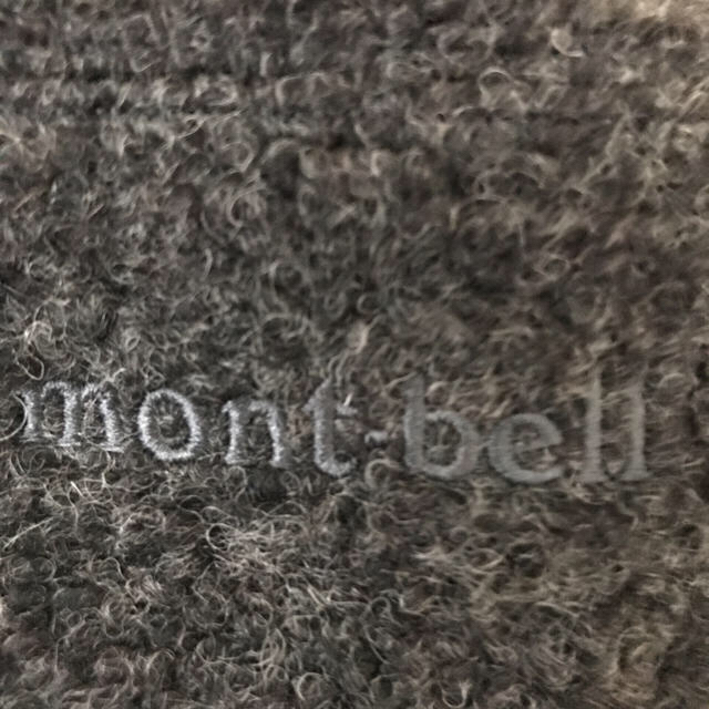 mont bell(モンベル)の新品 mont bell ニット帽 黒➕ベージュ スポーツ/アウトドアのスノーボード(ウエア/装備)の商品写真
