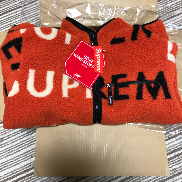 Supreme(シュプリーム)のMサイズ Supreme Reversible Logo メンズのジャケット/アウター(ブルゾン)の商品写真