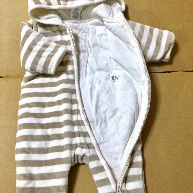 babyGAP(ベビーギャップ)のサイズ60 babyGAP 可愛いクマ耳足つき カバーオール キッズ/ベビー/マタニティのベビー服(~85cm)(カバーオール)の商品写真