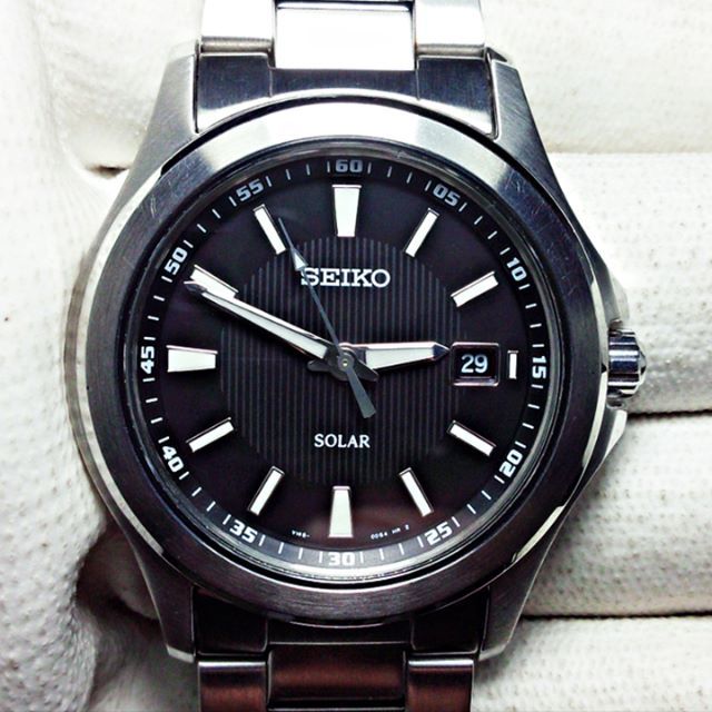 SEIKO ソーラー メンズ 10BAR 文字盤ブラック 日付機能付