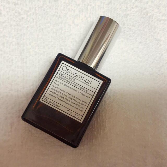 AUX PARADIS(オゥパラディ)のAUX PARADIS  オスマンサス 15ml コスメ/美容の香水(香水(女性用))の商品写真
