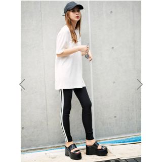 グレイル(GRL)の♡グレイル♡ラインレギンスパンツ♡新品♡(レギンス/スパッツ)