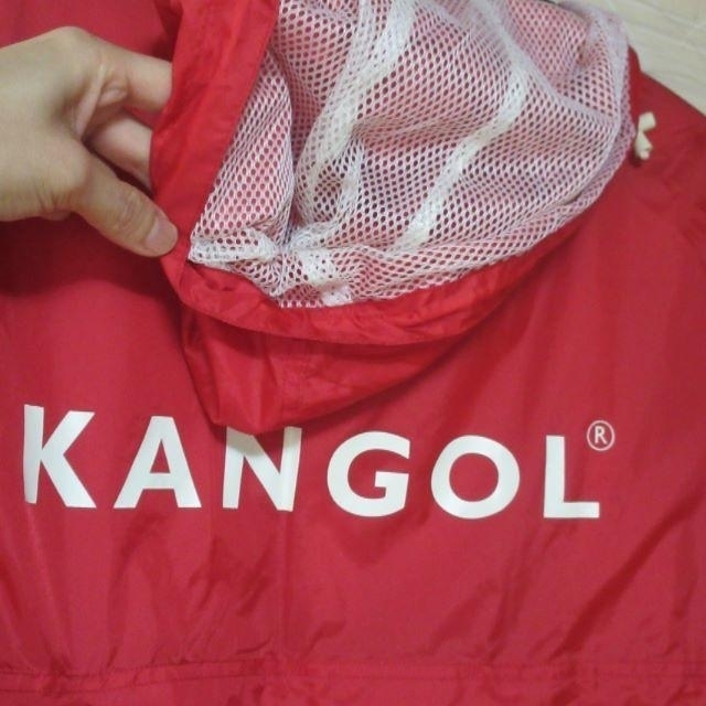 KANGOL(カンゴール)のM-Lサイズ　ベンチコート　レインコート　レディース　メンズ赤色 レディースのジャケット/アウター(その他)の商品写真