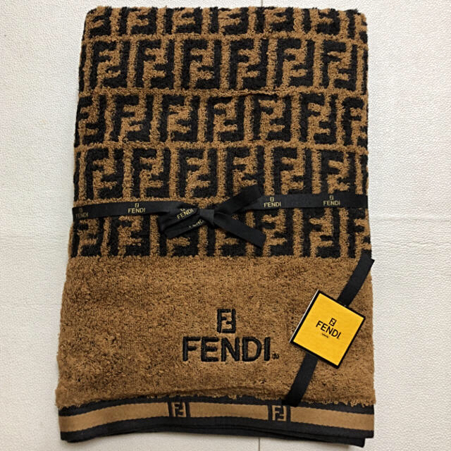 FENDI(フェンディ)のFENDI バスタオル他三点 インテリア/住まい/日用品の日用品/生活雑貨/旅行(タオル/バス用品)の商品写真