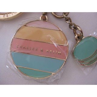 チャールズアンドキース(Charles and Keith)の③新品！！『CHARLES & KEITH』キーホルダーやチャームに(キーホルダー)