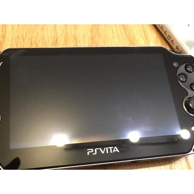 【美品】PSVita一式 ＋8GBメモリ＋おまけソフト