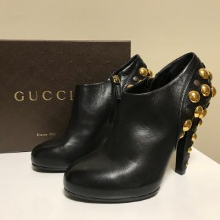 グッチ(Gucci)の☆未使用 グッチ ハイヒール スタッズ レザー ブーティ 黒 金 イタリア製(ブーツ)