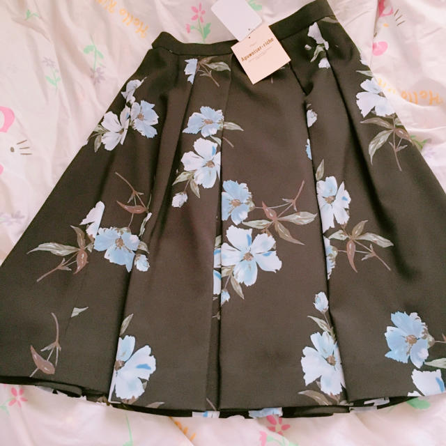 ♡新品 花柄スカート♡ひざ丈スカート