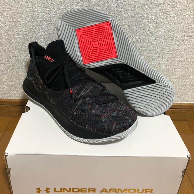 UNDER ARMOUR(アンダーアーマー)のunder armour curry 5 メンズの靴/シューズ(スニーカー)の商品写真