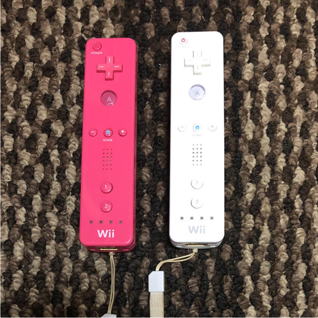Wii(ウィー)のユッキー様専用 Wiiリモコン エンタメ/ホビーのゲームソフト/ゲーム機本体(家庭用ゲーム機本体)の商品写真