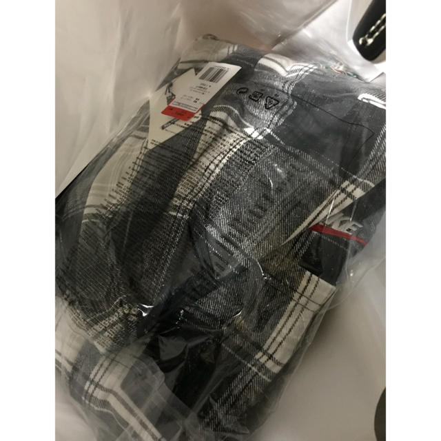 Supreme(シュプリーム)の黒L NIKE Hooded Sweatshirt Black pullover メンズのトップス(パーカー)の商品写真