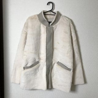 ザラ(ZARA)のZARA(毛皮/ファーコート)