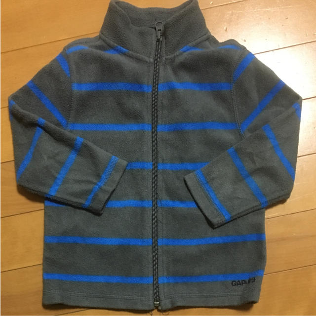 babyGAP(ベビーギャップ)のBabyGap フリース 95cm キッズ/ベビー/マタニティのキッズ服男の子用(90cm~)(ジャケット/上着)の商品写真