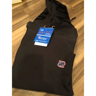 アンディフィーテッド(UNDEFEATED)のUNDEFEATED × CHAMPION パーカー(パーカー)