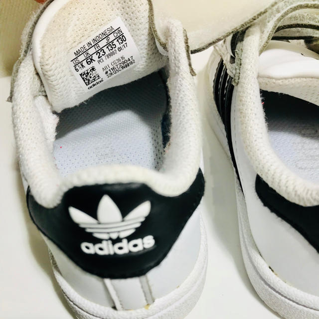 adidas(アディダス)のadidas スーパースター キッズ 13.5cm キッズ/ベビー/マタニティのベビー靴/シューズ(~14cm)(スニーカー)の商品写真