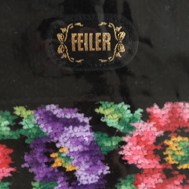 FEILER(フェイラー)のフェイラー★新品★未使用★美品★ポーチ★花★刺繍★メイク★リップ★ファンデ★ レディースのファッション小物(ポーチ)の商品写真