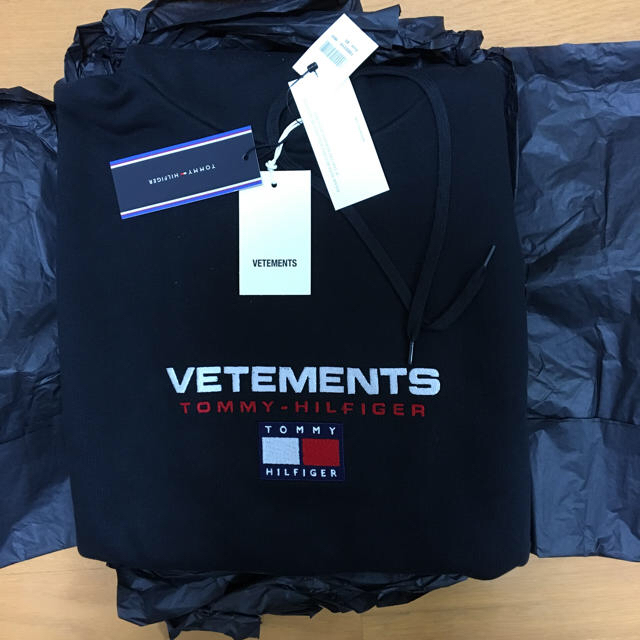 登坂広臣さん愛用ブランド。試着のみ！VETEMENTS.トミーコラボパーカー