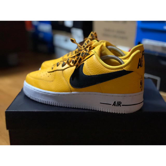 NIKE(ナイキ)のAIRFORCE1 NBA イエロー メンズの靴/シューズ(スニーカー)の商品写真