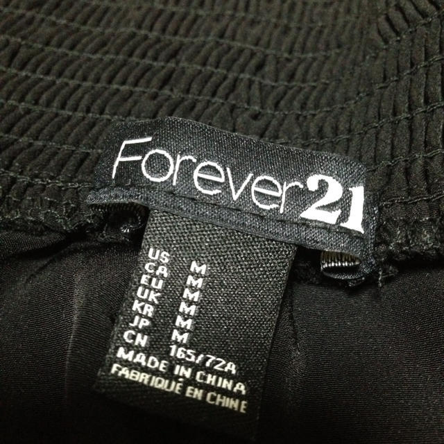 FOREVER 21(フォーエバートゥエンティーワン)のForever21のクロップドパンツ レディースのパンツ(クロップドパンツ)の商品写真