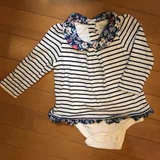 ベビーギャップ(babyGAP)の花柄襟付き ボーダー ロンパース 80cm(ロンパース)