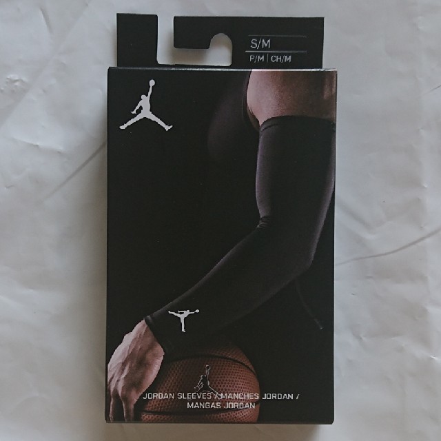 NIKE(ナイキ)の新品 SM NIKE jordan shooter sleeves アームカバー レディースのファッション小物(手袋)の商品写真