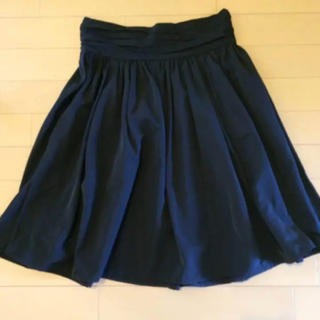 ジーユー(GU)のGU 黒フレアスカート美品(ひざ丈スカート)