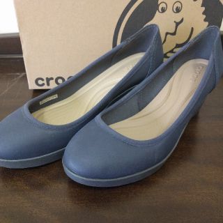 クロックス(crocs)の専用☆クロックスW8/25cmネイビーウエッジパンプス美品(ハイヒール/パンプス)