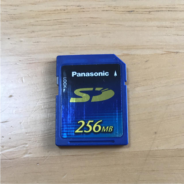 Panasonic(パナソニック)のPanasonic SDカード 256MB スマホ/家電/カメラのPC/タブレット(PC周辺機器)の商品写真