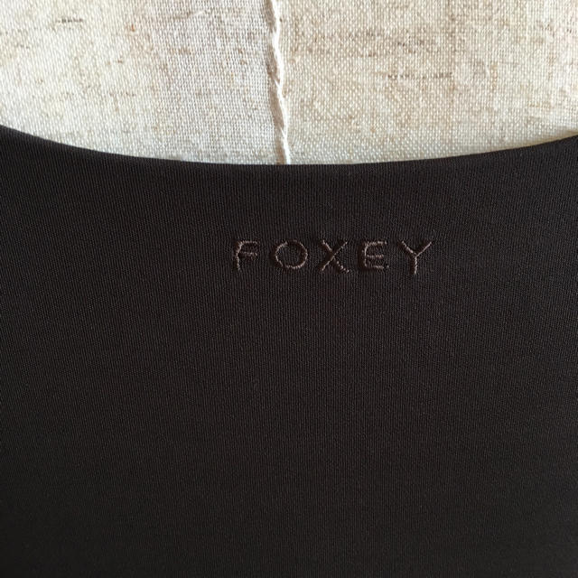 FOXEY(フォクシー)の美品‼︎  フォクシーニューヨーク38   ブラウン半袖ワンピース レディースのワンピース(ひざ丈ワンピース)の商品写真