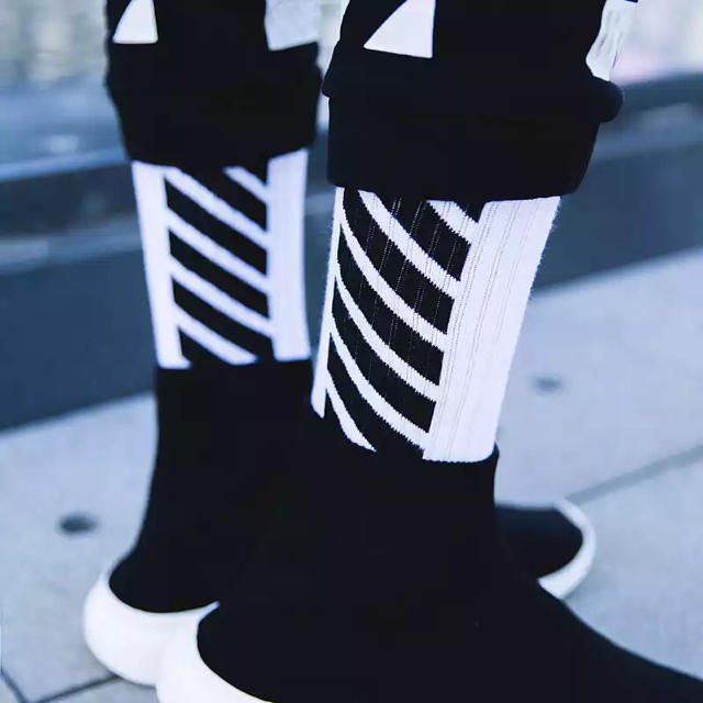 OFF-WHITE(オフホワイト)の【新品未使用】斜めストライプソックス レディースのレッグウェア(ソックス)の商品写真