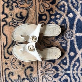 トリーバーチ(Tory Burch)のトリバーチ サンダル 革 白(サンダル)