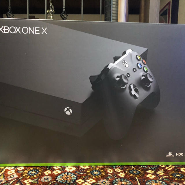 Xbox(エックスボックス)のギリギリ値下げ！xbox one x 本体➕おまけ エンタメ/ホビーのゲームソフト/ゲーム機本体(家庭用ゲーム機本体)の商品写真