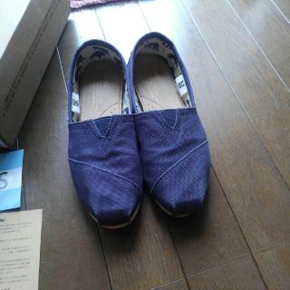 トムズ(TOMS)の専用　TOMS ネイビースリッポン(スリッポン/モカシン)