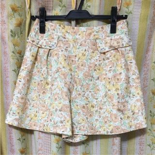 フェルゥ(Feroux)の＊美品＊フェルゥ 花柄ショートパンツ キュロット(ショートパンツ)