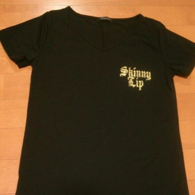 Skinny Lip(スキニーリップ)の◆スキニーリップ◆ゴシックロゴVネックTシャツ◆◆ レディースのトップス(Tシャツ(半袖/袖なし))の商品写真