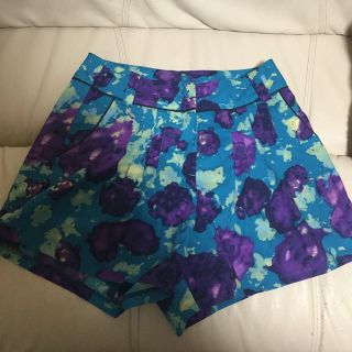 ムルーア(MURUA)のMURUA✴︎花柄ショートパンツ(ショートパンツ)