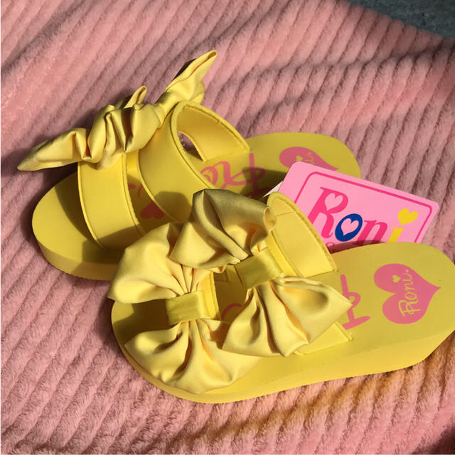 RONI(ロニィ)の新品☆RONI キッズ/ベビー/マタニティのキッズ靴/シューズ(15cm~)(サンダル)の商品写真