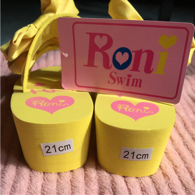 RONI(ロニィ)の新品☆RONI キッズ/ベビー/マタニティのキッズ靴/シューズ(15cm~)(サンダル)の商品写真