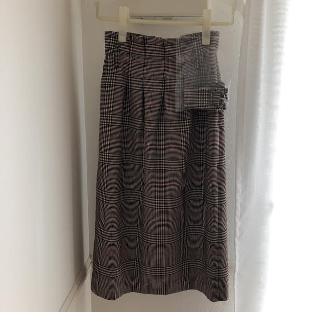 anySiS(エニィスィス)のベルテッドタイトスカート レディースのスカート(ひざ丈スカート)の商品写真
