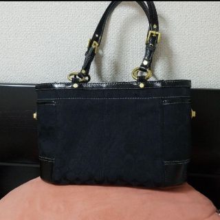 コーチ(COACH)の【さくら様専用】COACHハンドバッグ(ブラック)(トートバッグ)