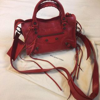 BALENCIAGA(バッグ ・ レッド/赤色系)のフリマアイテム一覧 BALENCIAGA(バッグ ・ レッド/赤色系)のフリマアイテム一覧