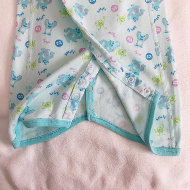 Disney(ディズニー)のR。様専用 美品！ 肌着 コンビ キッズ/ベビー/マタニティのベビー服(~85cm)(肌着/下着)の商品写真