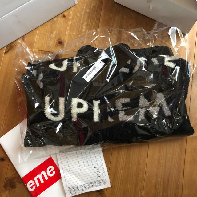 Supreme(シュプリーム)の新品 supreme  18fw WEEK6 リバーシブルロゴフリース黒S メンズのトップス(その他)の商品写真