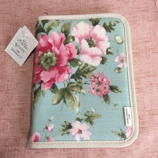 ローラアシュレイ(LAURA ASHLEY)の🌸専用🌸      ローラアシュレイ ミルナー新品 未使用🌸(ポーチ)