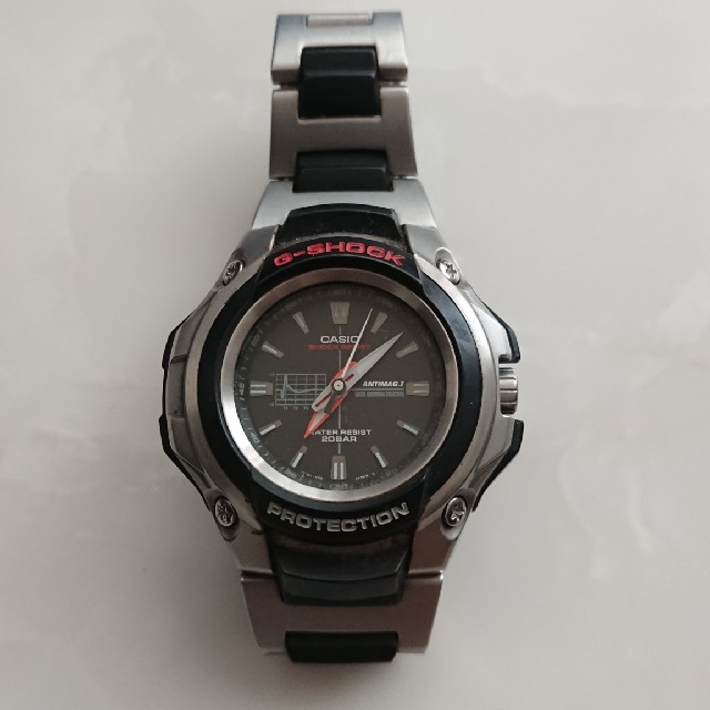 G-SHOCK(ジーショック)のG-SHOCK シルバー ブラック メンズの時計(腕時計(アナログ))の商品写真