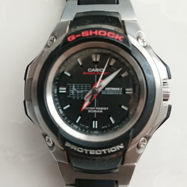 G-SHOCK(ジーショック)のG-SHOCK シルバー ブラック メンズの時計(腕時計(アナログ))の商品写真